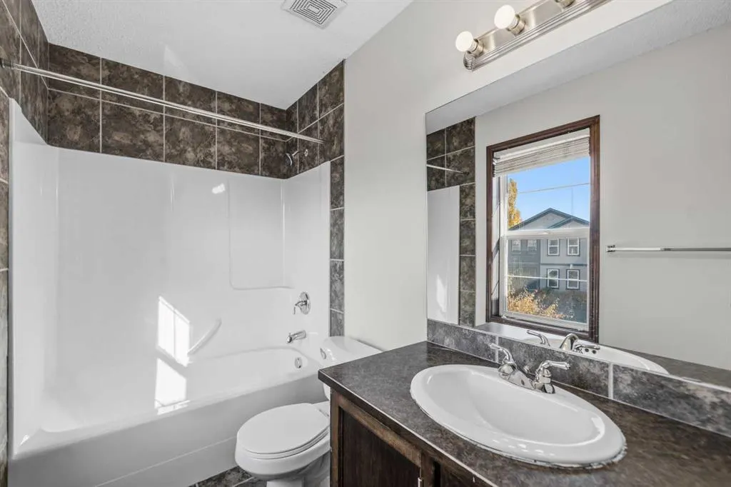 195 Elgin Rise SE