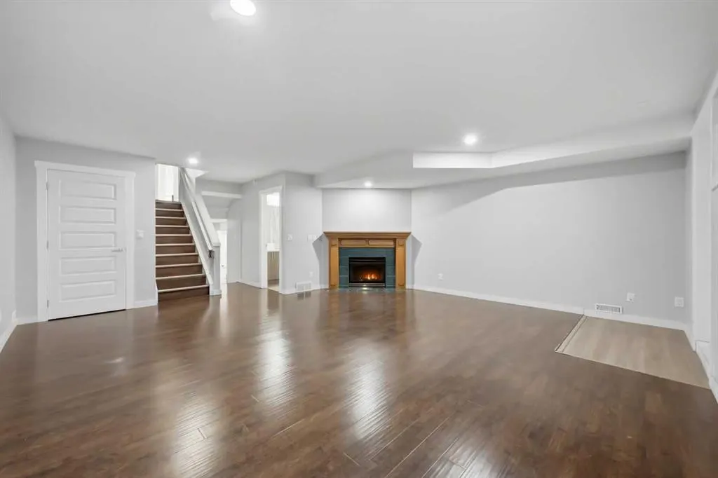 36 Martin Crossing Manor NE