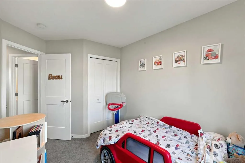 1501 3 Street SE