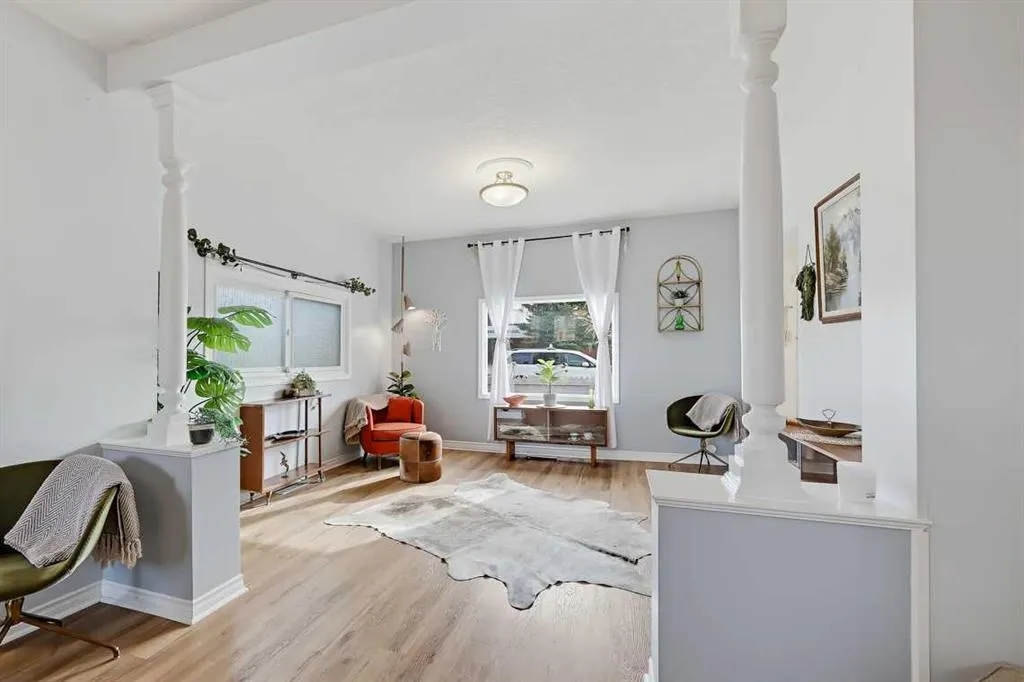 436 Macleod Trail SW