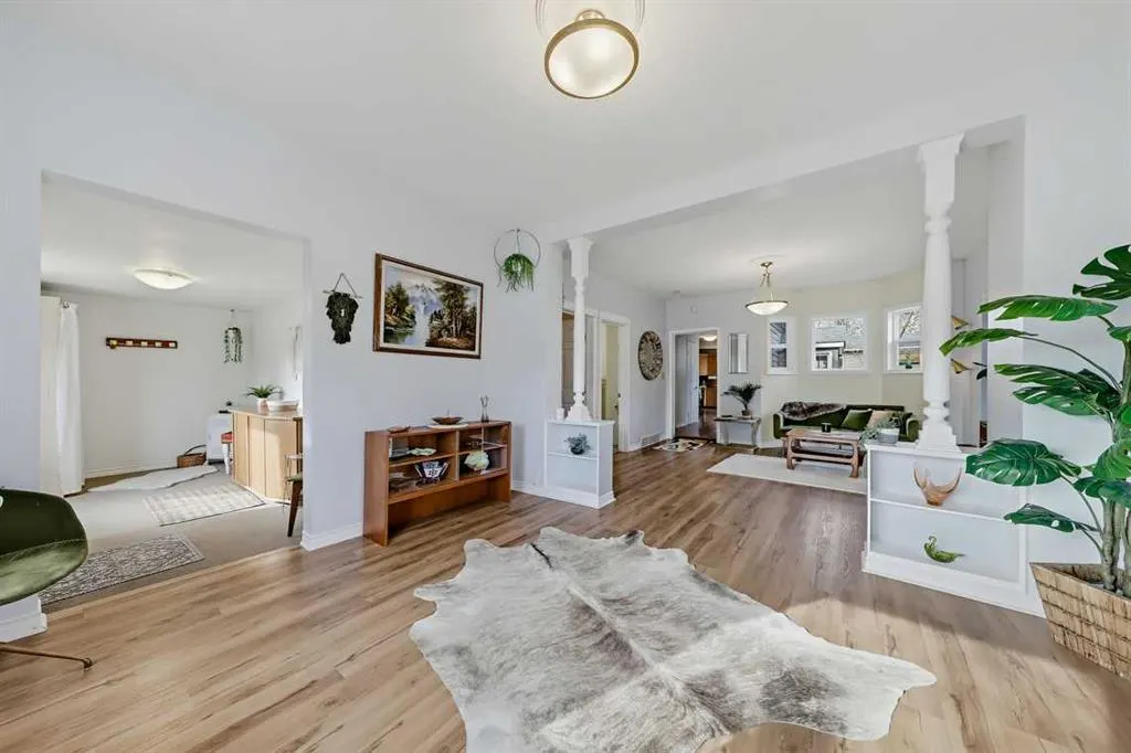 436 Macleod Trail SW