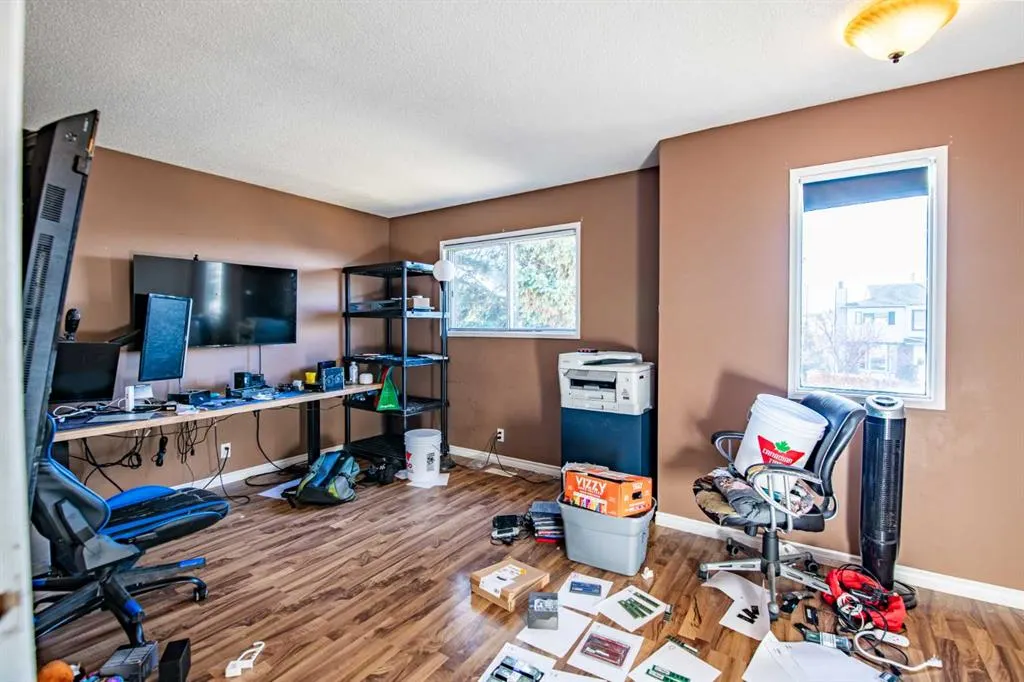 6 Ellenwood Drive