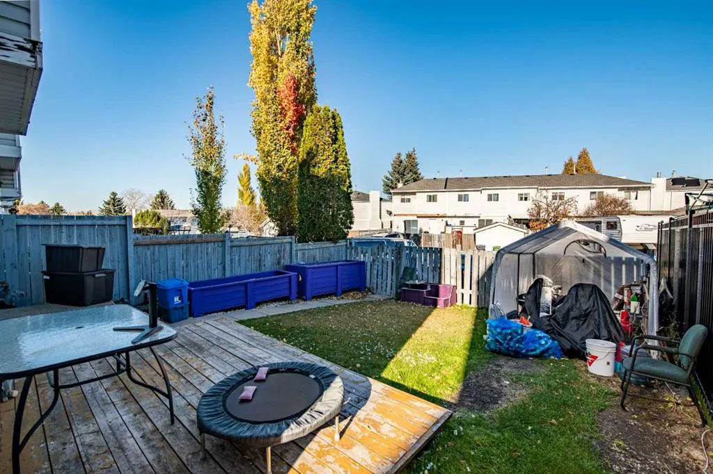 6 Ellenwood Drive
