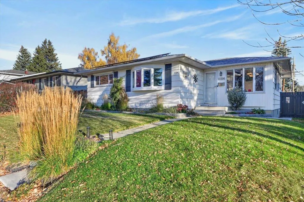 1184 Northmount Drive NW