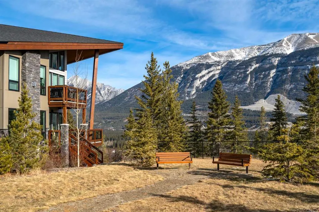106 Stewart Creek Rise #102