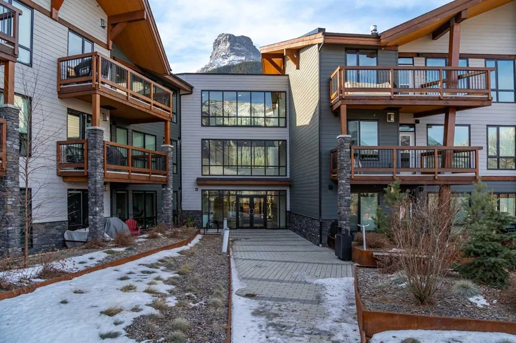 106 Stewart Creek Rise #102