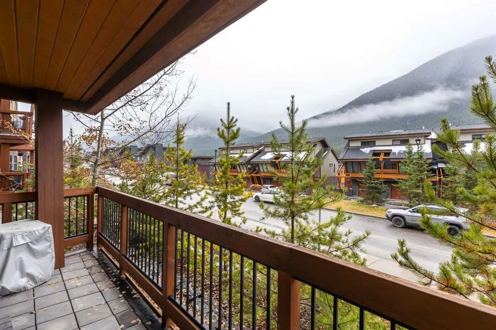 106 Stewart Creek Rise #102