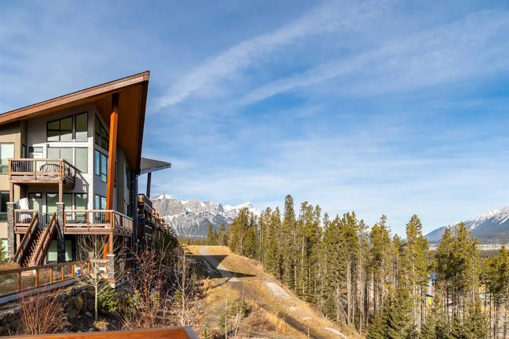 106 Stewart Creek Rise #102