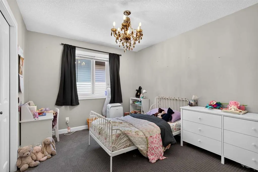 322 Kingsbury View SE