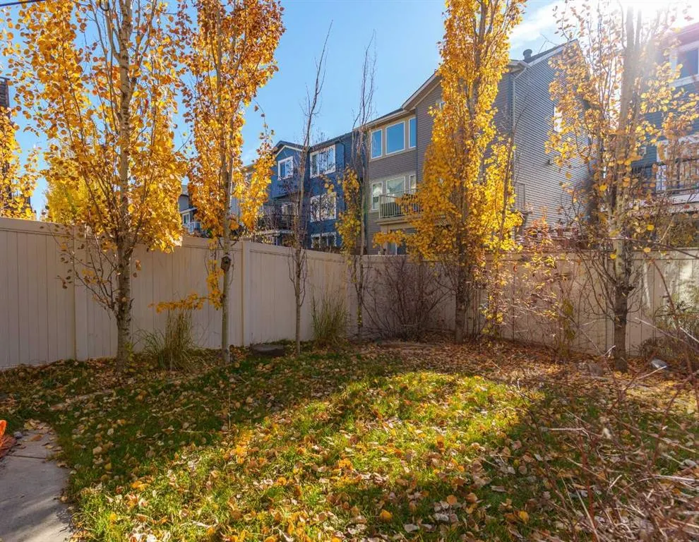 322 Kingsbury View SE