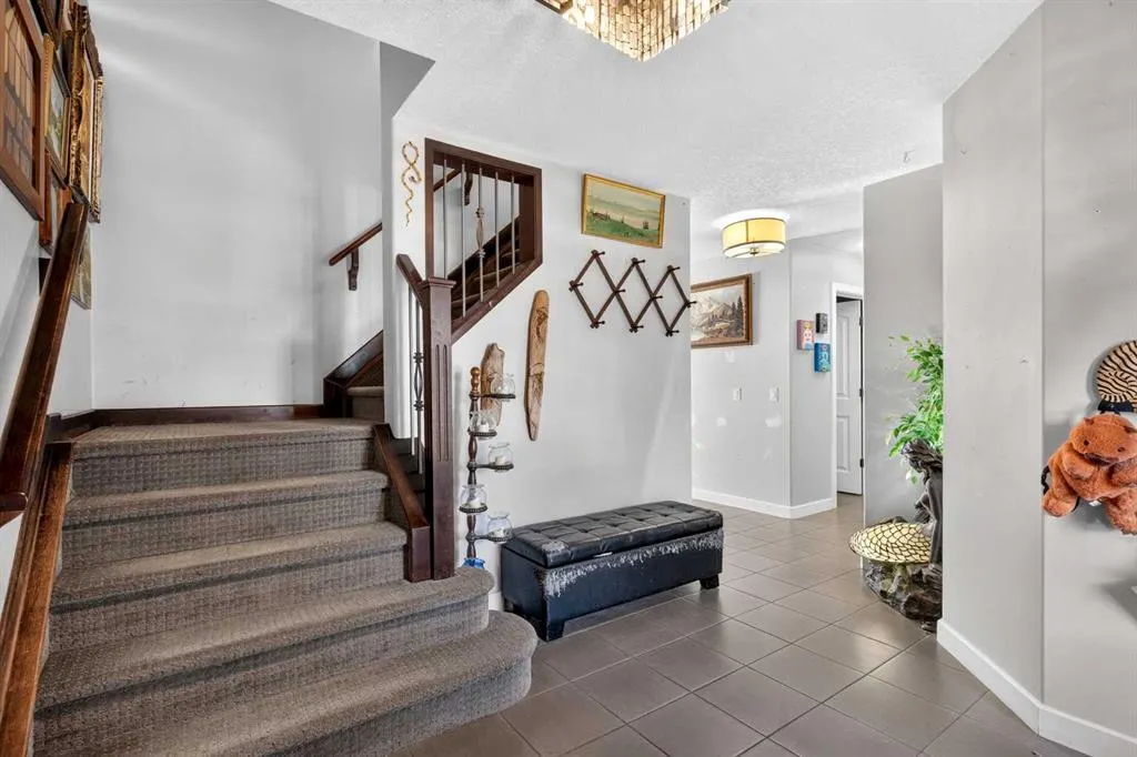 322 Kingsbury View SE