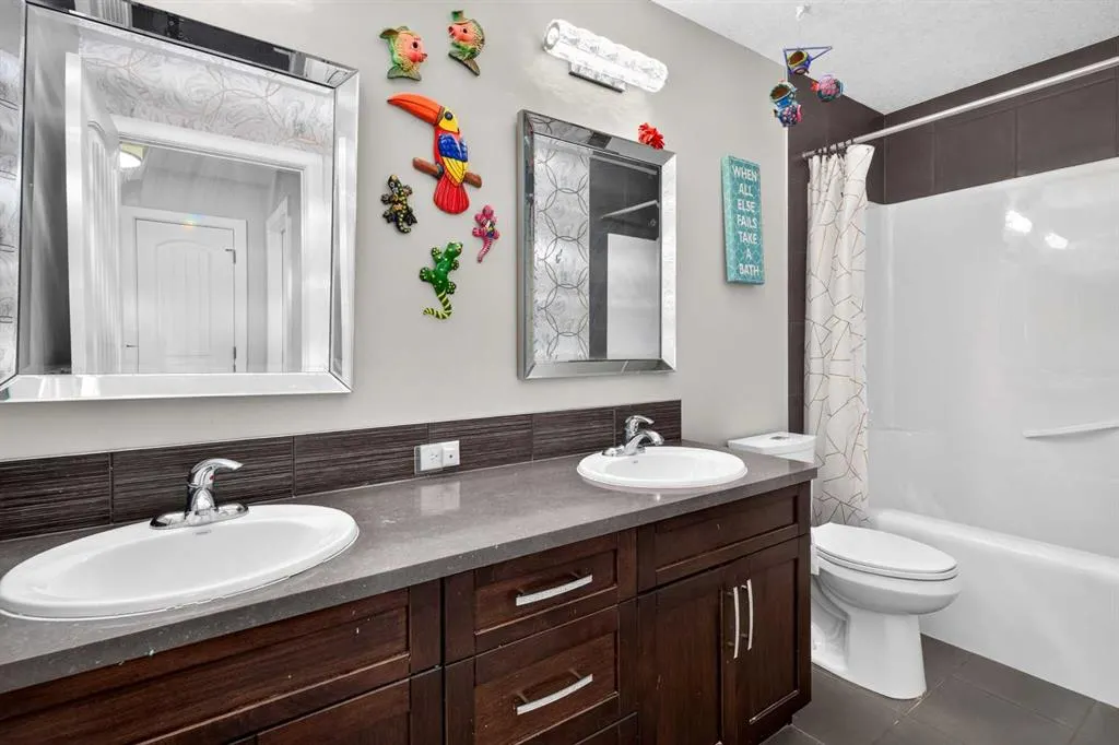 322 Kingsbury View SE