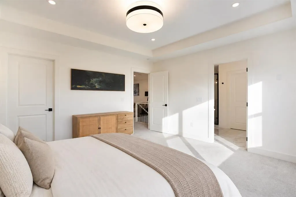 809 Mandalay Link