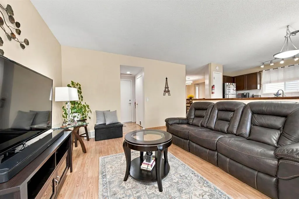 120 Millrise Close SW