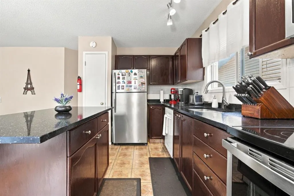 120 Millrise Close SW