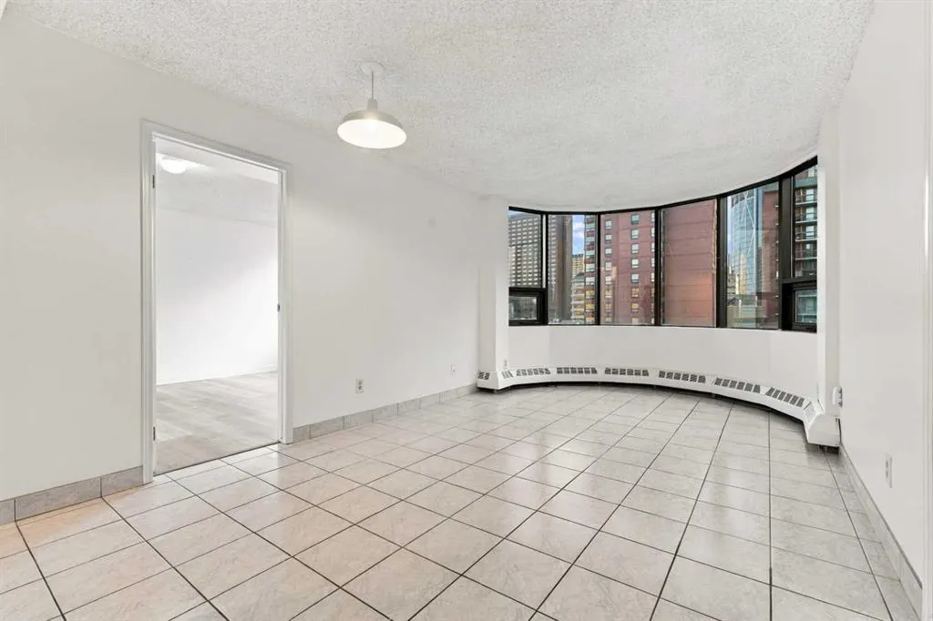 128 2 Avenue SE #404