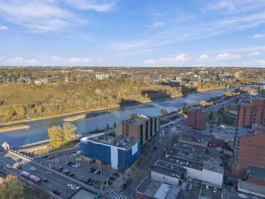 128 2 Avenue SE #404