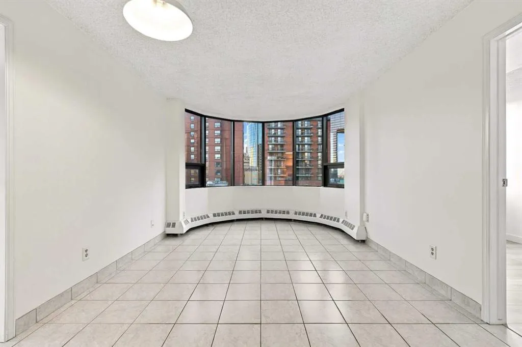 128 2 Avenue SE #404