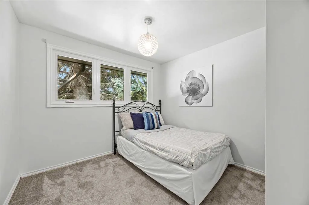 30 Gateway Drive SW
