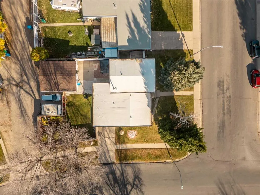 1216 Lakewood Road S