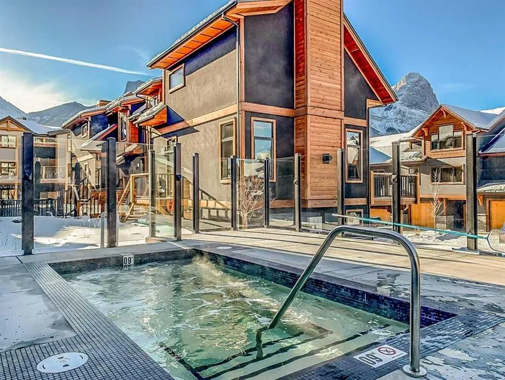 707 Spring Creek Drive #304