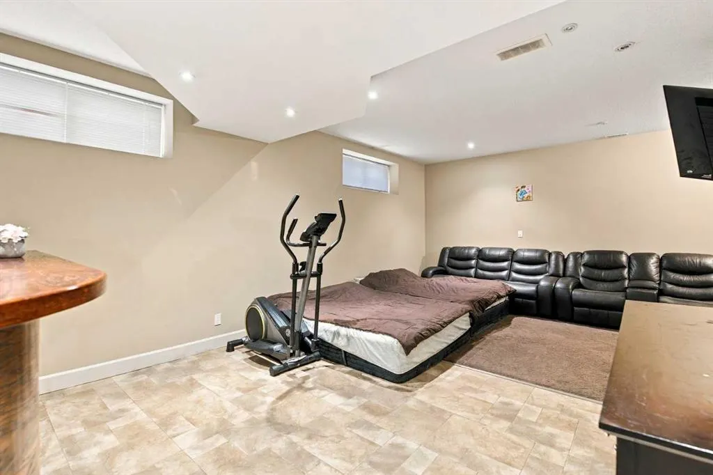 14 Windermere Close