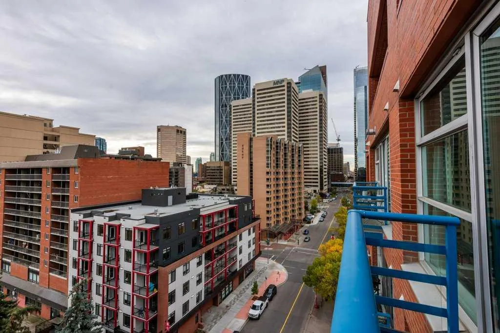 205 Riverfront Avenue SW #906