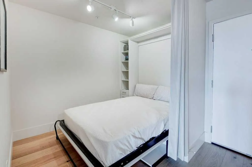 205 Riverfront Avenue SW #906