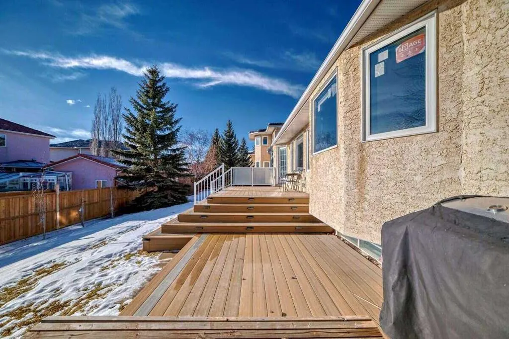 11 Hawkmount Heights NW