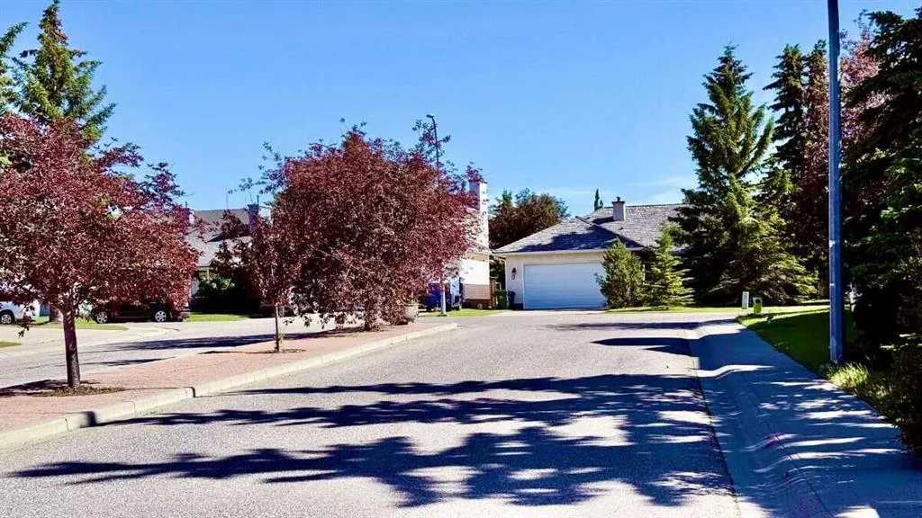 11 Hawkmount Heights NW