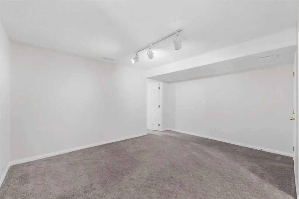 91 Millbank Hill SW