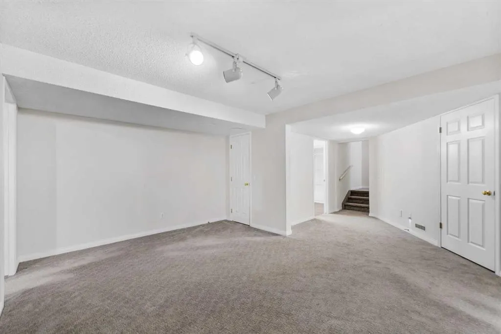 91 Millbank Hill SW