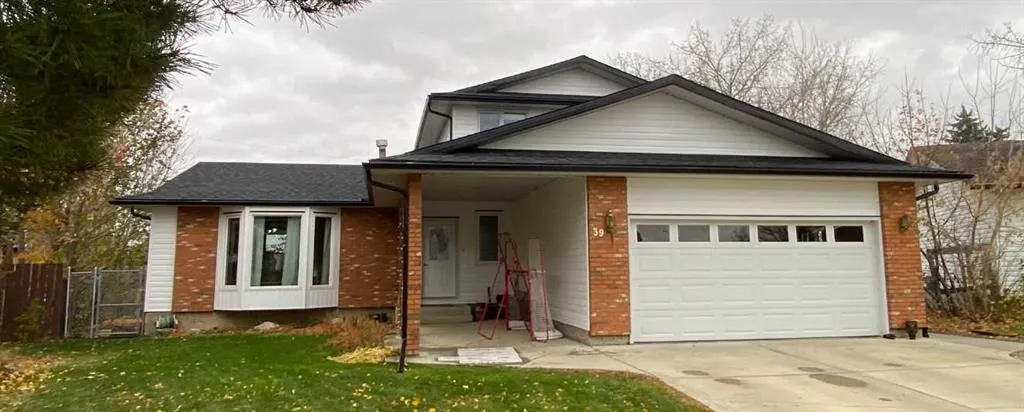 39 Lakeview Crescent E