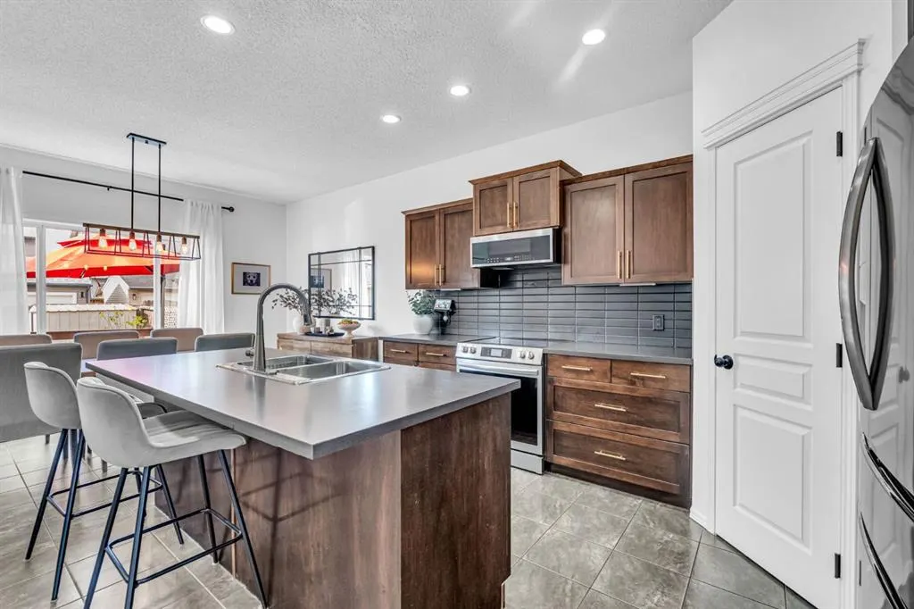 123 Elgin Meadows Way SE