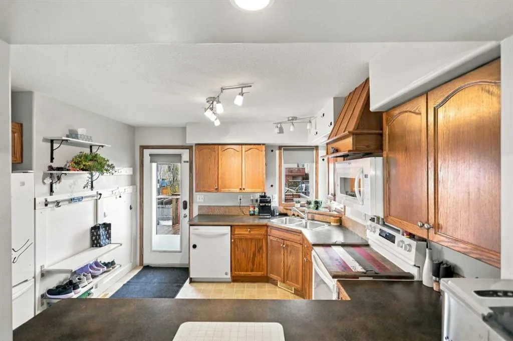 55 Wildrose Drive