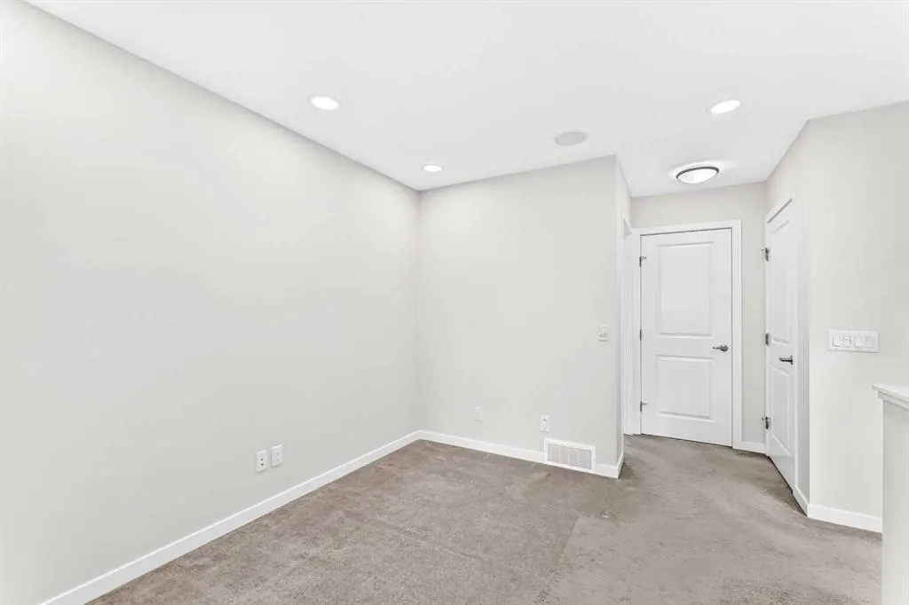 524 Midtown Street SW
