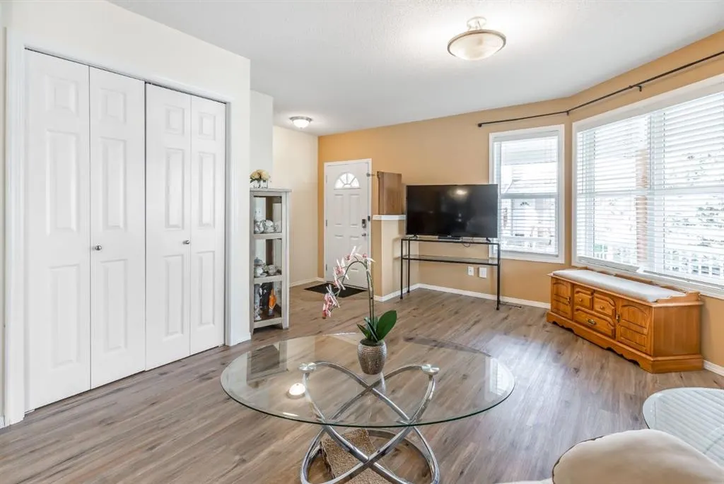 904 Prairie Sound Circle NW