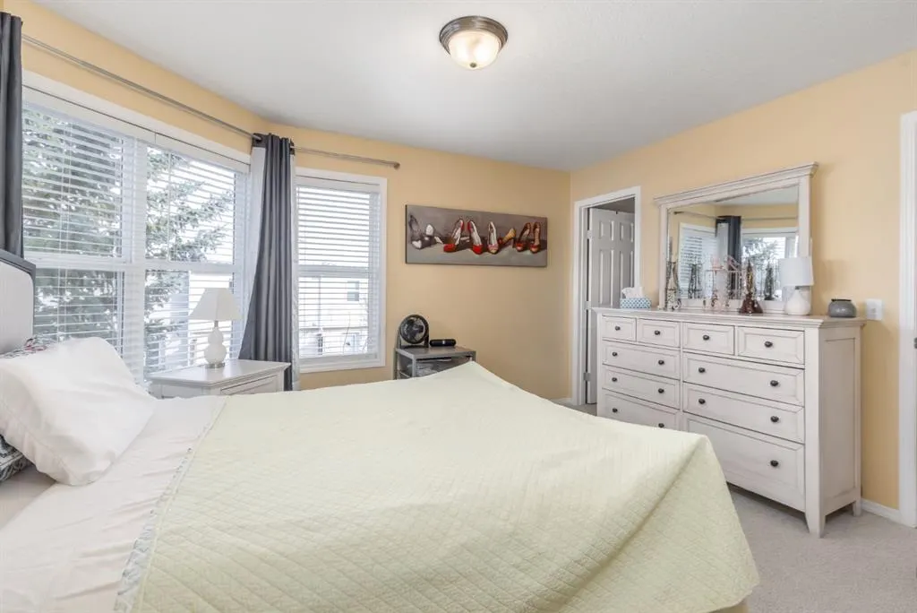 904 Prairie Sound Circle NW