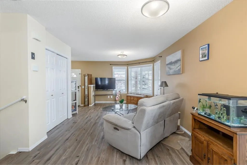 904 Prairie Sound Circle NW