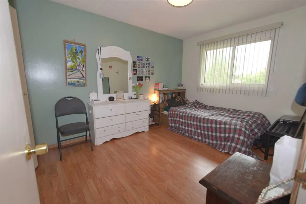 96 Simpson Crescent SE