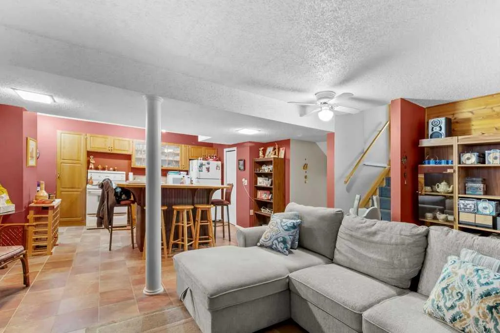 46 Meadowview Close