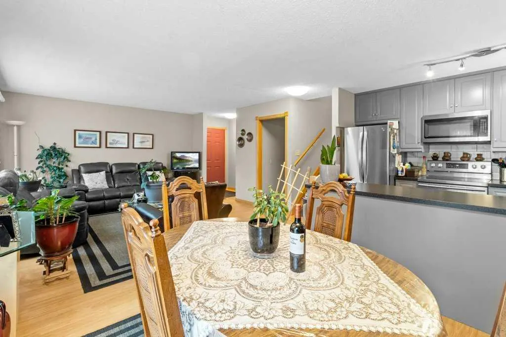 46 Meadowview Close