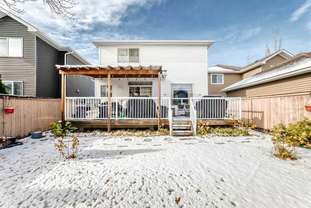 38 Coral Reef Crescent NE