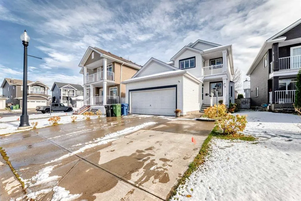 38 Coral Reef Crescent NE