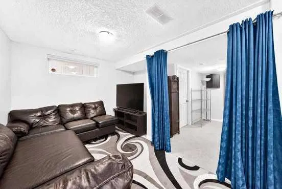 38 Coral Reef Crescent NE