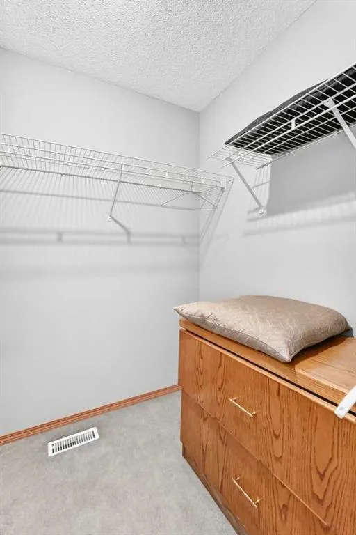 38 Coral Reef Crescent NE