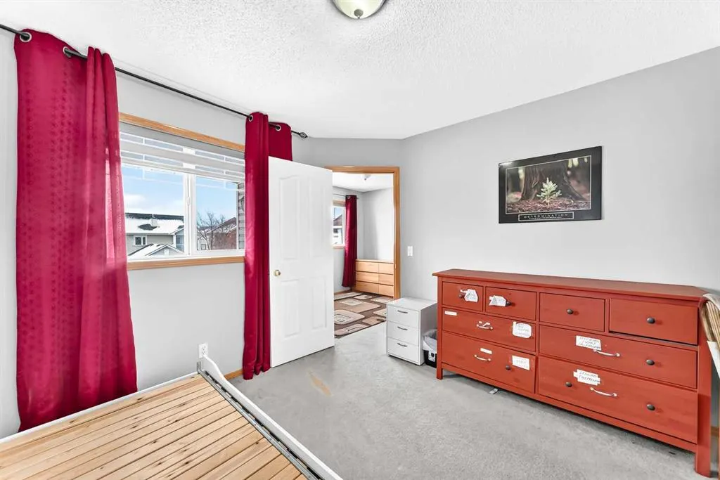 38 Coral Reef Crescent NE