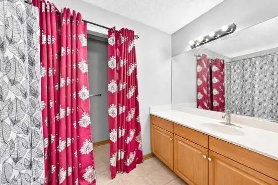 38 Coral Reef Crescent NE
