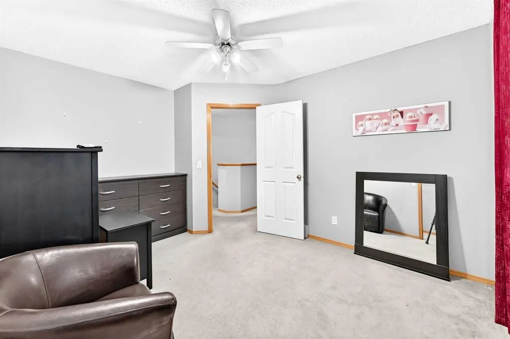 38 Coral Reef Crescent NE