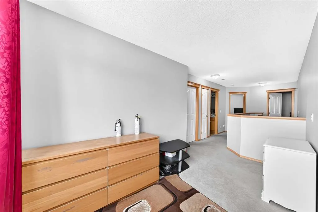 38 Coral Reef Crescent NE